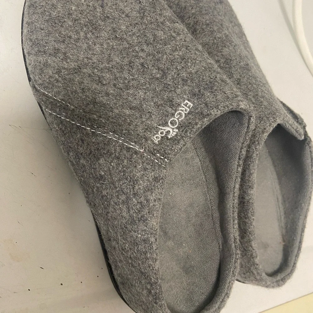 Ecco minimalist slip